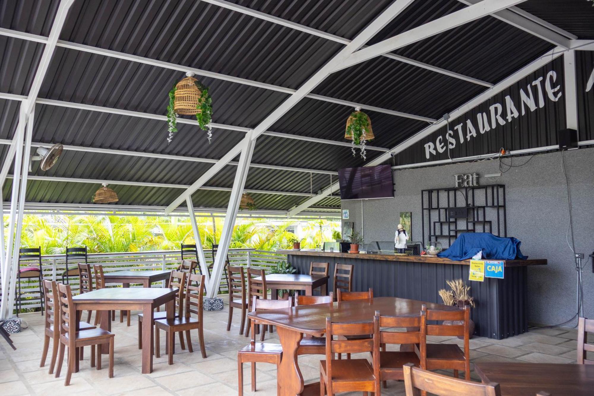 Hotel Relax Termalitas - Thermal Water La Fortuna Exterior photo