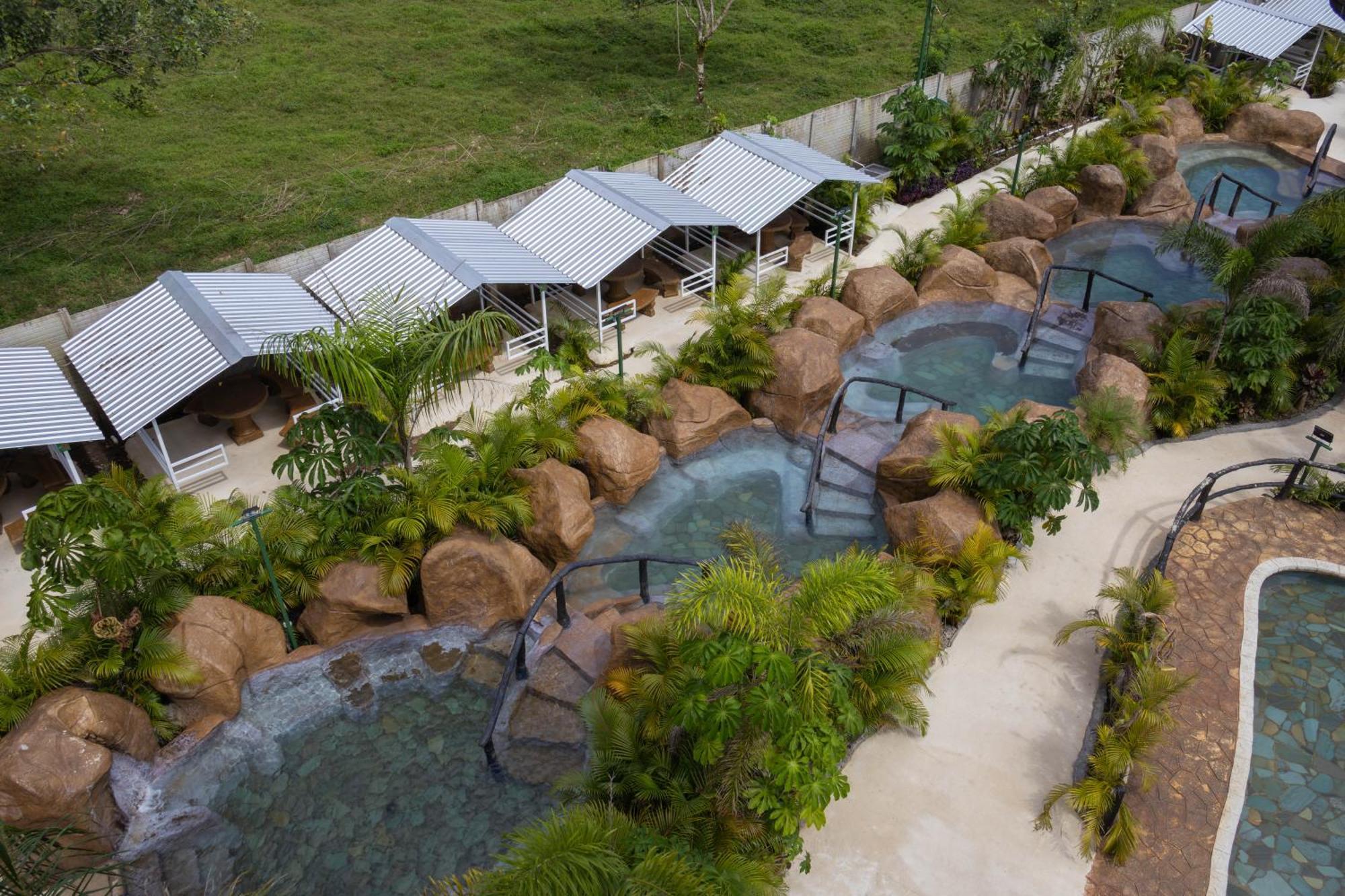 Hotel Relax Termalitas - Thermal Water La Fortuna Exterior photo