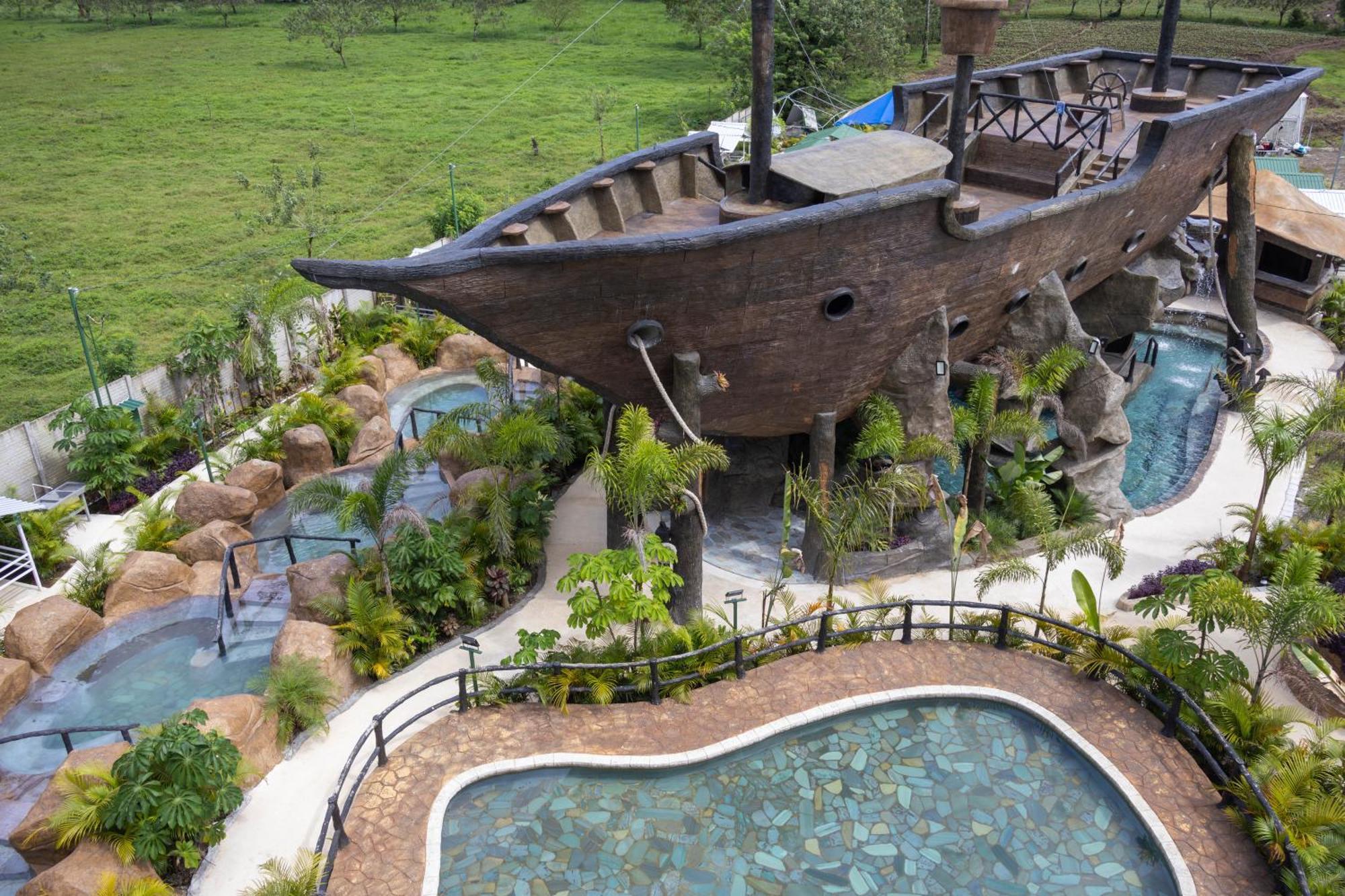 Hotel Relax Termalitas - Thermal Water La Fortuna Exterior photo