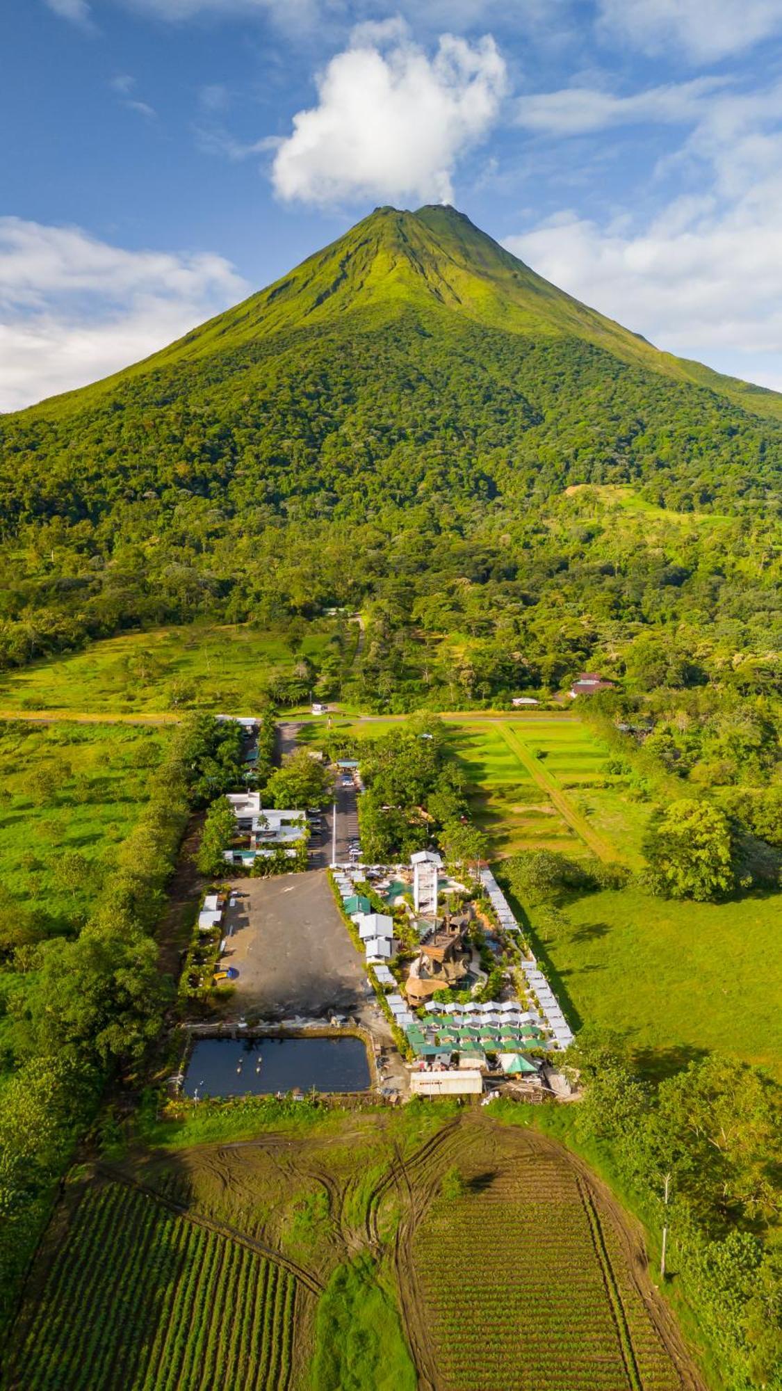 Hotel Relax Termalitas - Thermal Water La Fortuna Exterior photo