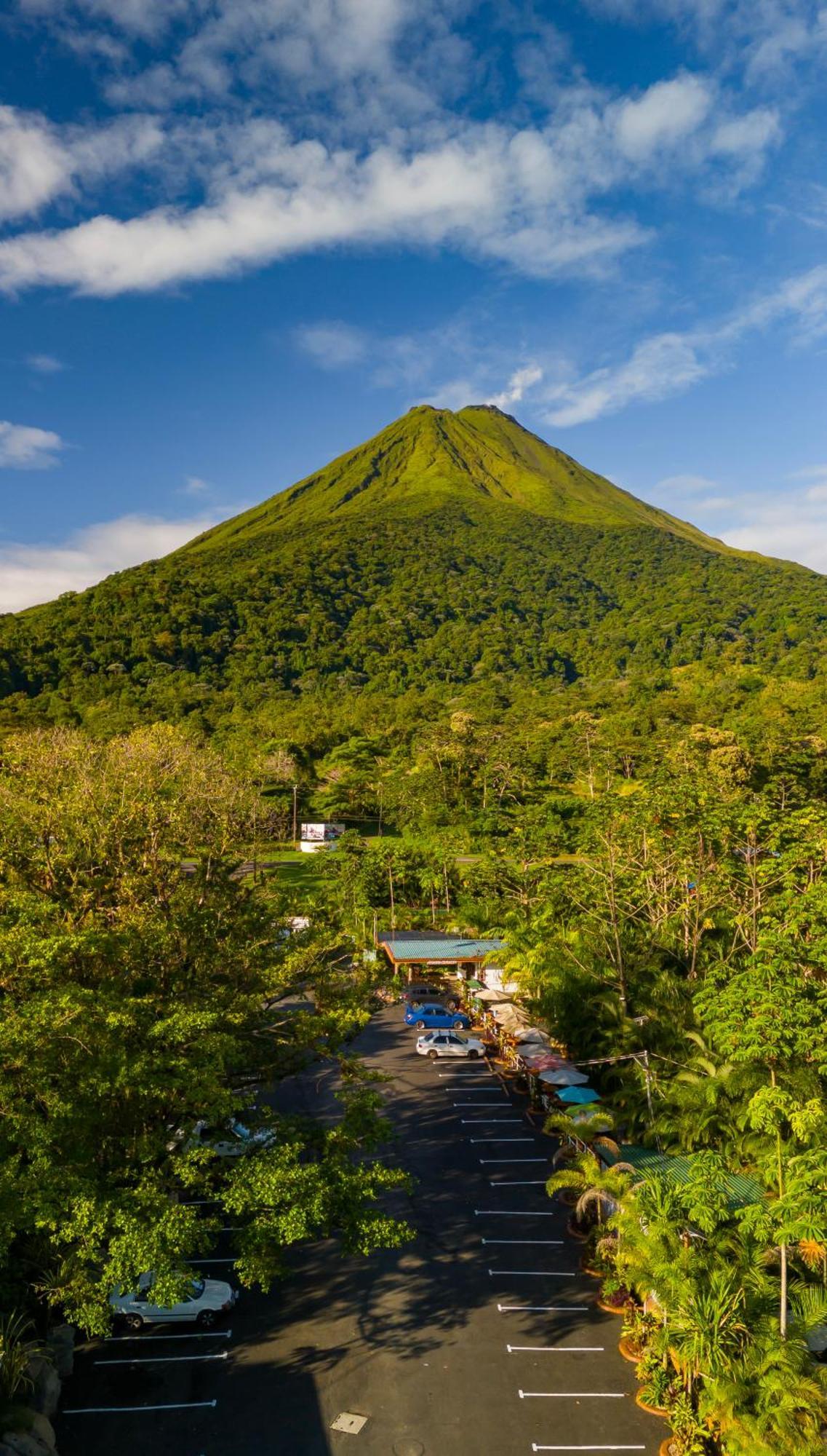 Hotel Relax Termalitas - Thermal Water La Fortuna Exterior photo